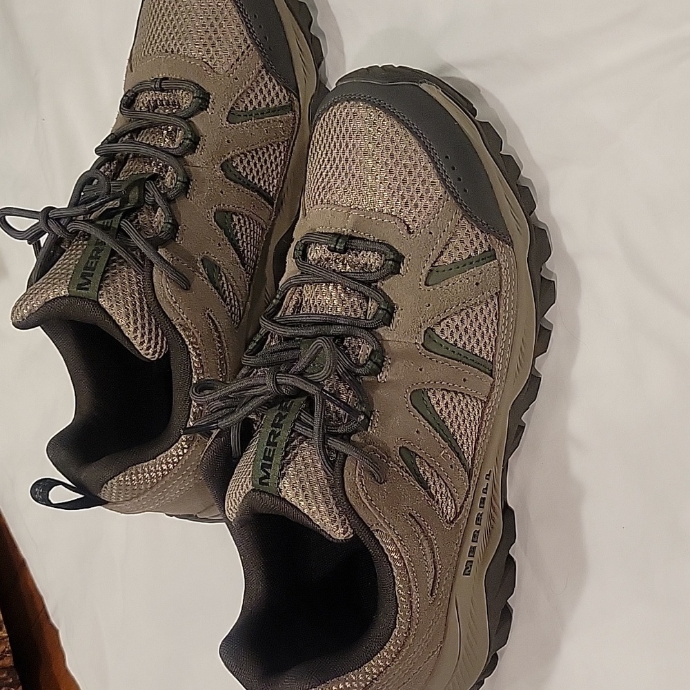 Merrell Men's Tan and Green Athletic Shoes Men's 10